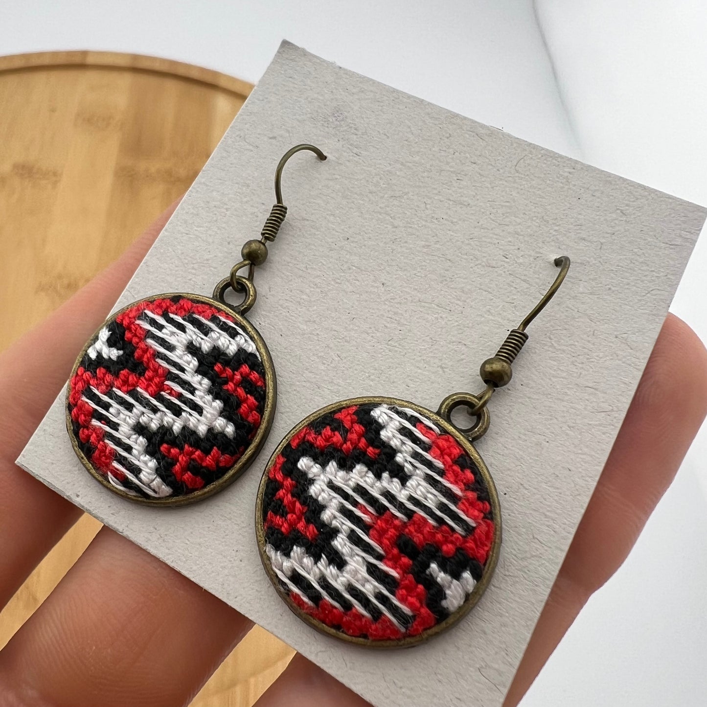 Вишиті сережки