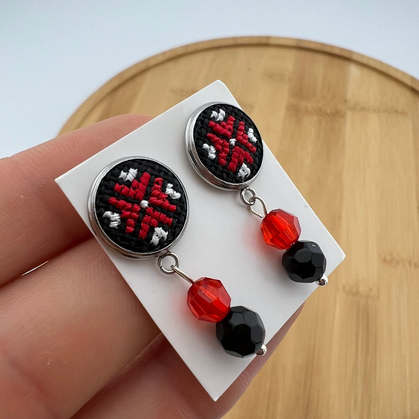 Вишиті сережки