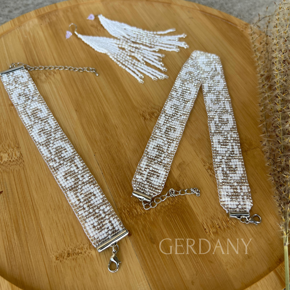 Набір прикрас із бісеру