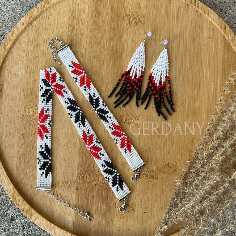 Набір прикрас із бісеру