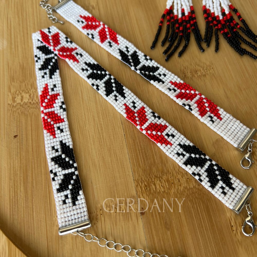 Набір прикрас із бісеру