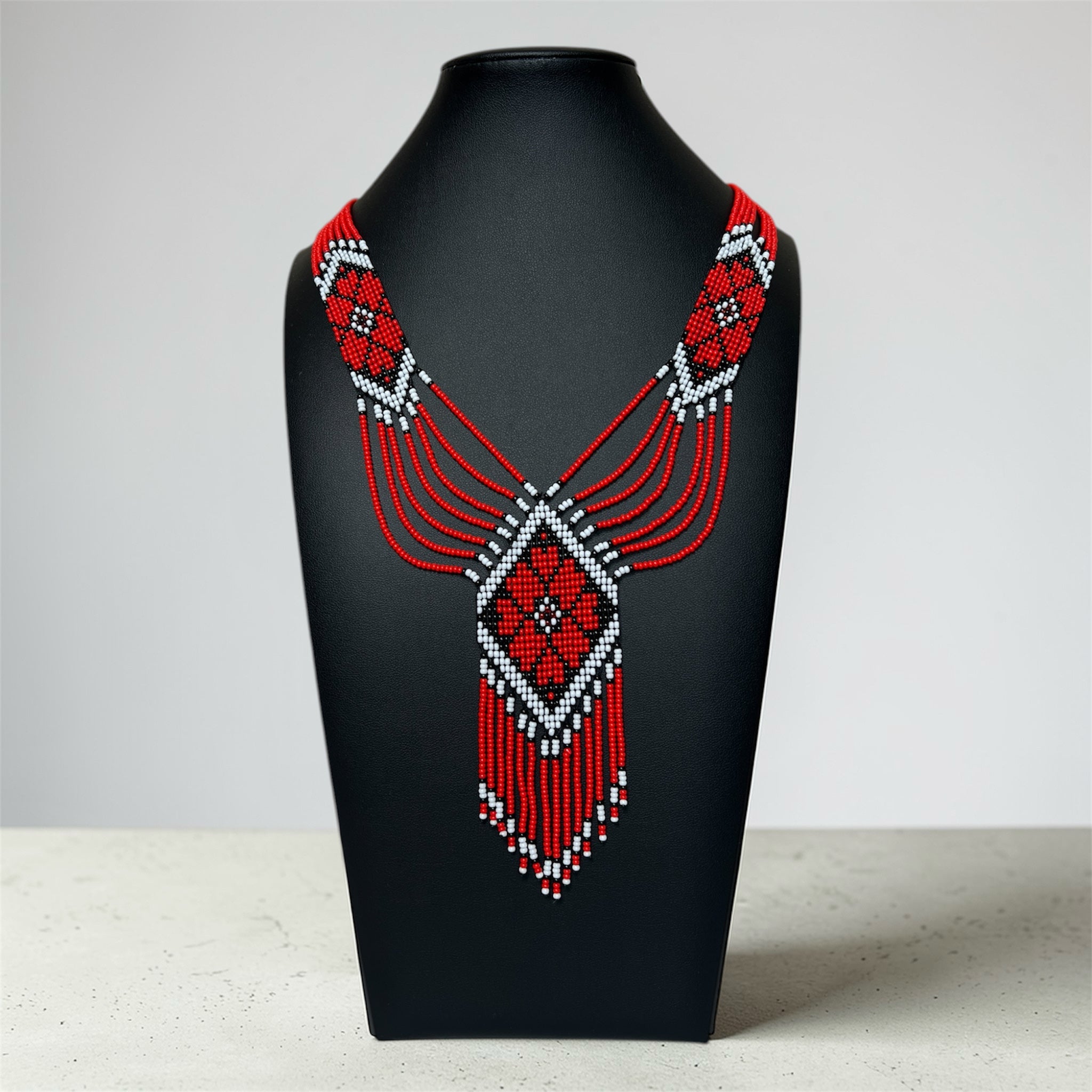 Традиційний Гердан з Гуцульським Орнаментом
