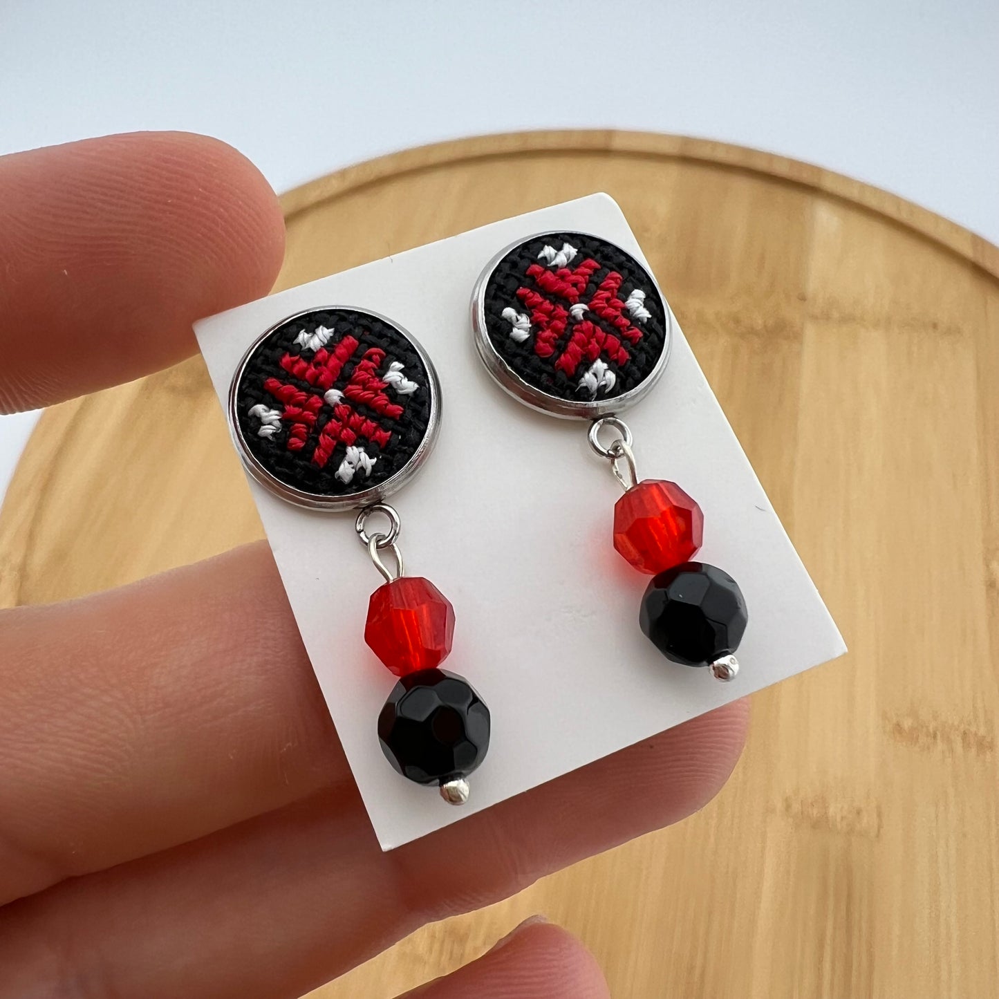 Вишиті сережки