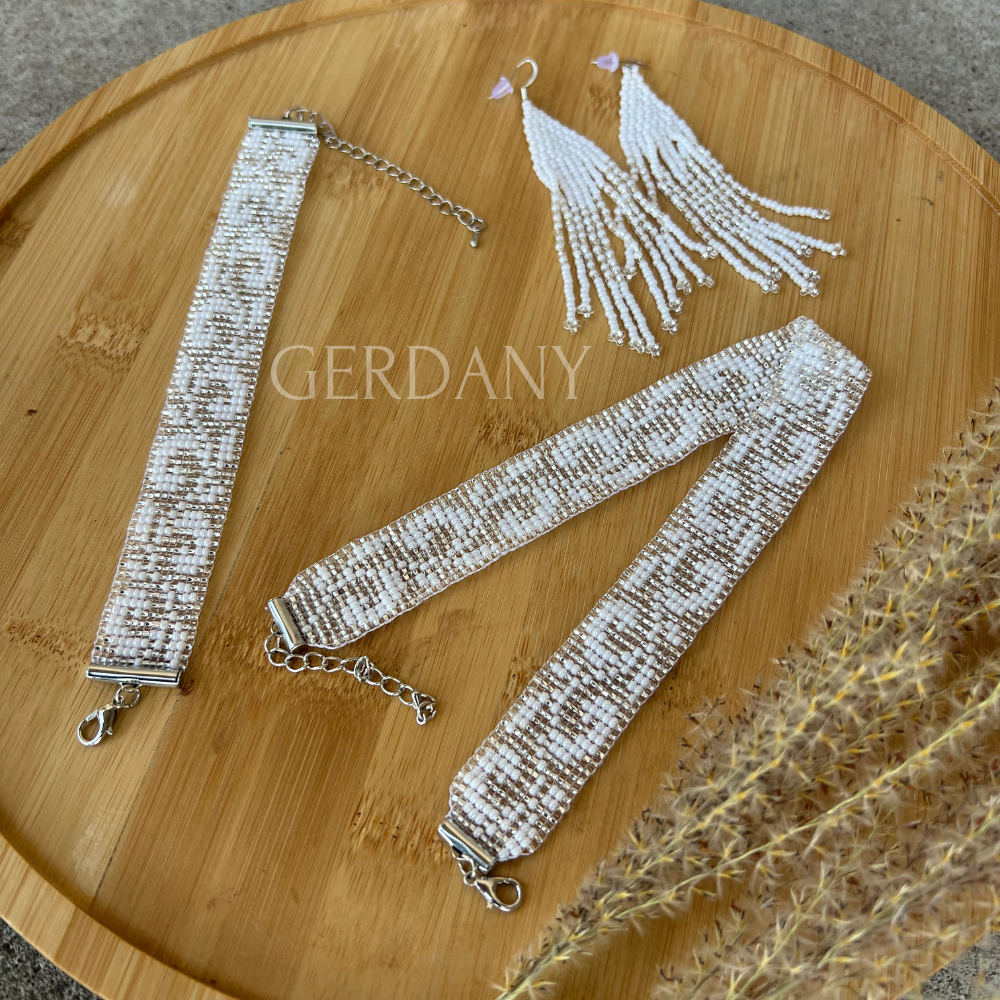 Набір прикрас із бісеру