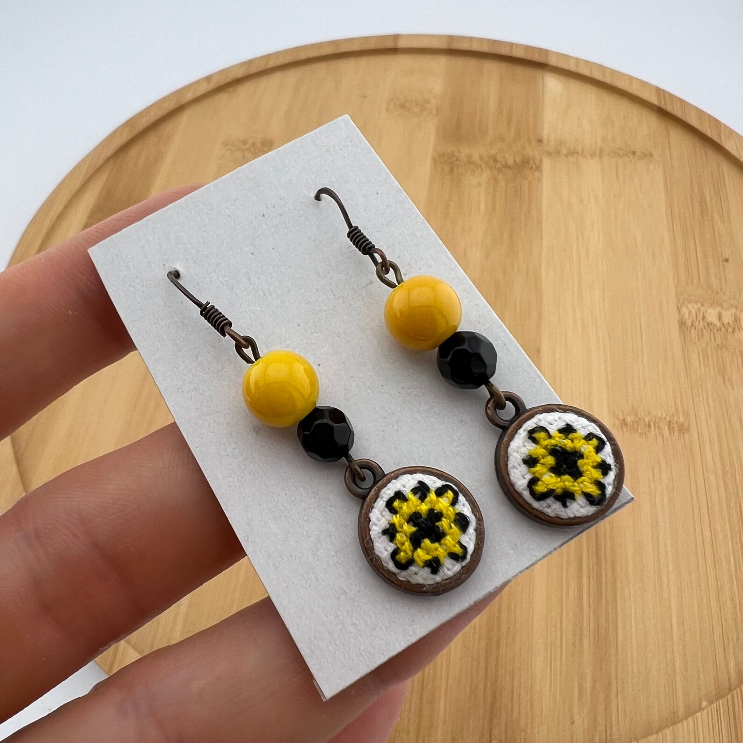 Вишиті сережки