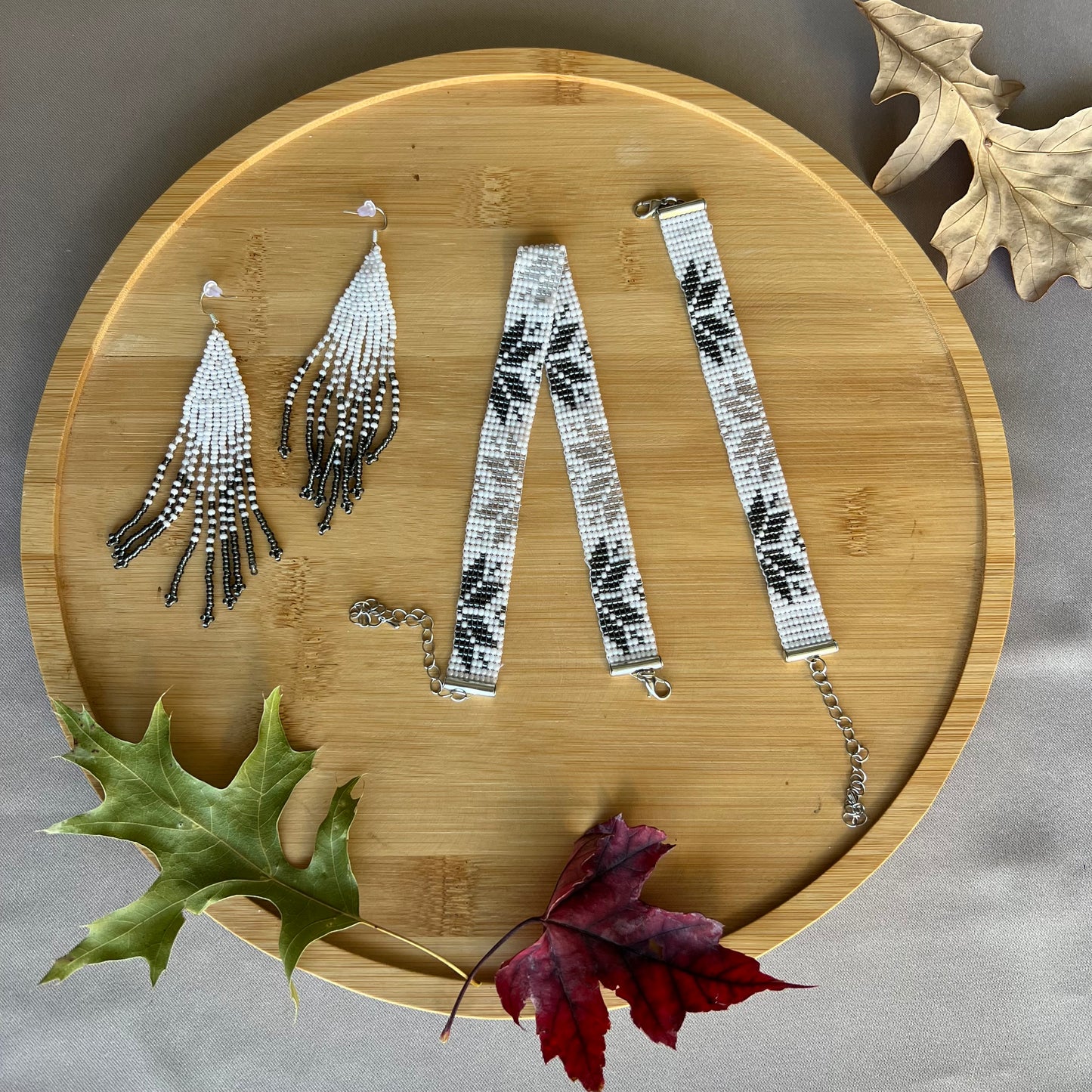 Набір прикрас із бісеру