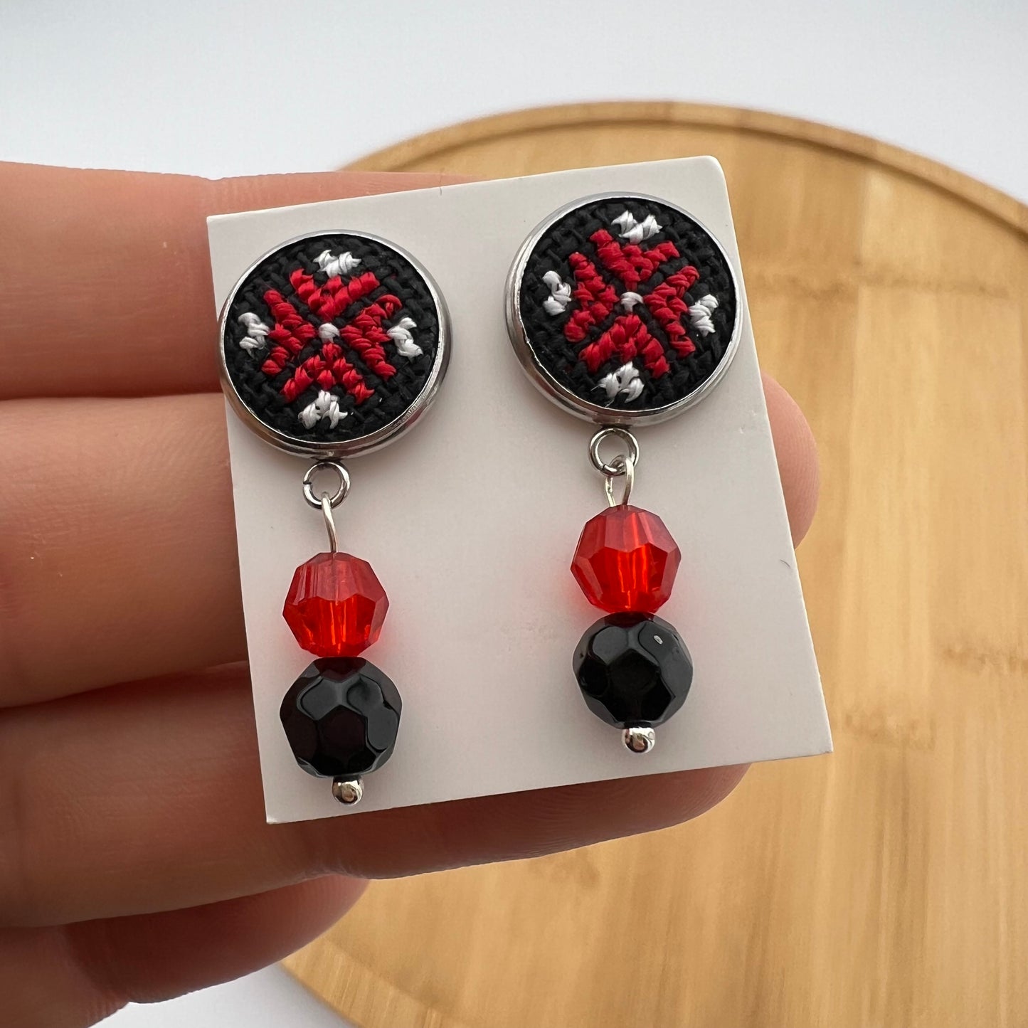 Вишиті сережки