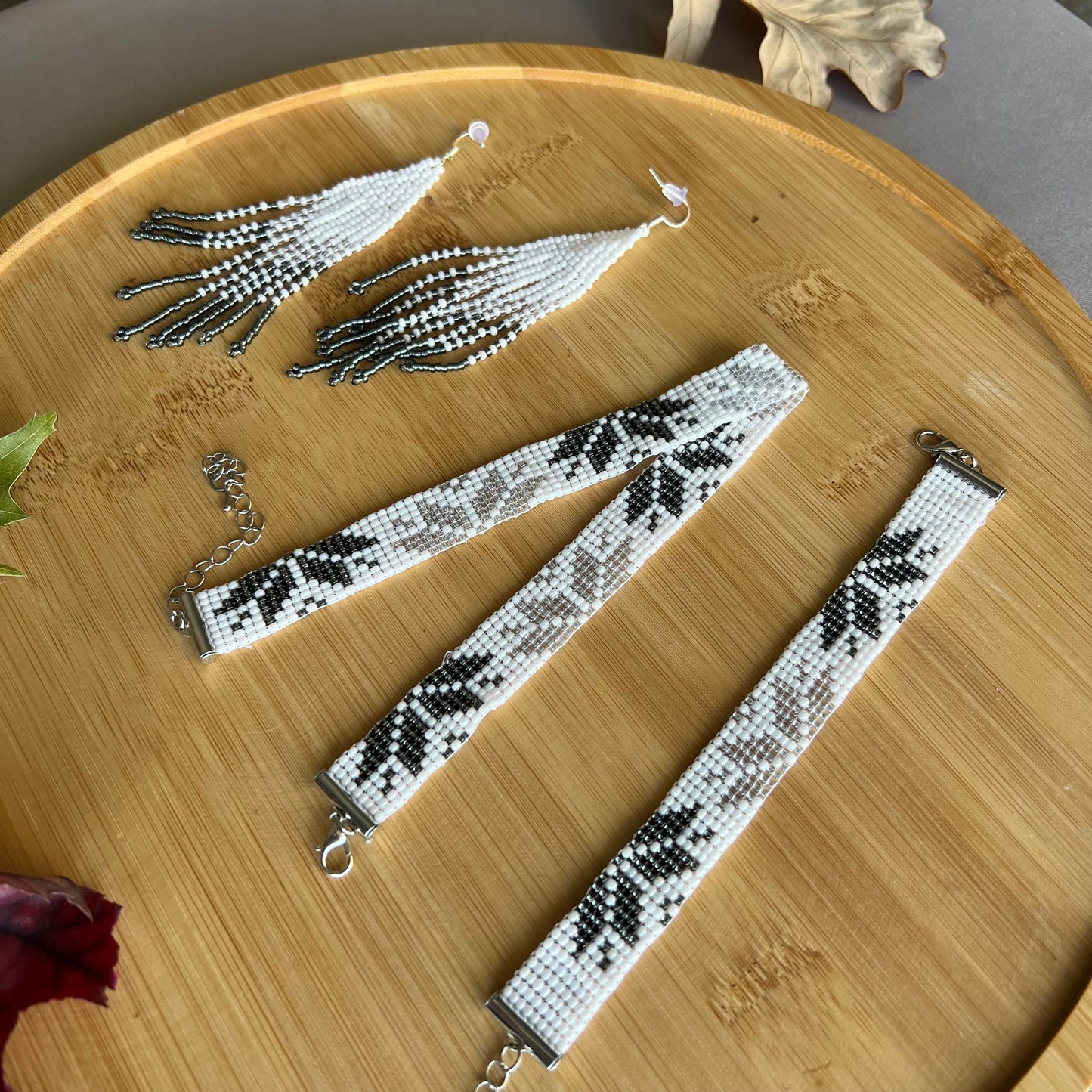 Набір прикрас із бісеру