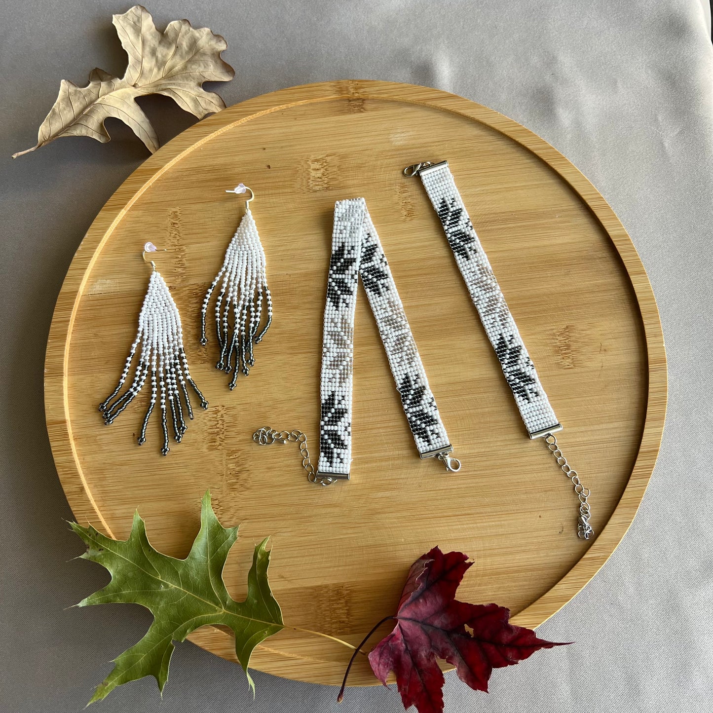 Набір прикрас із бісеру